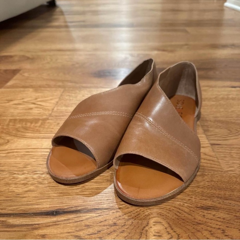 Leather Flat Shoes